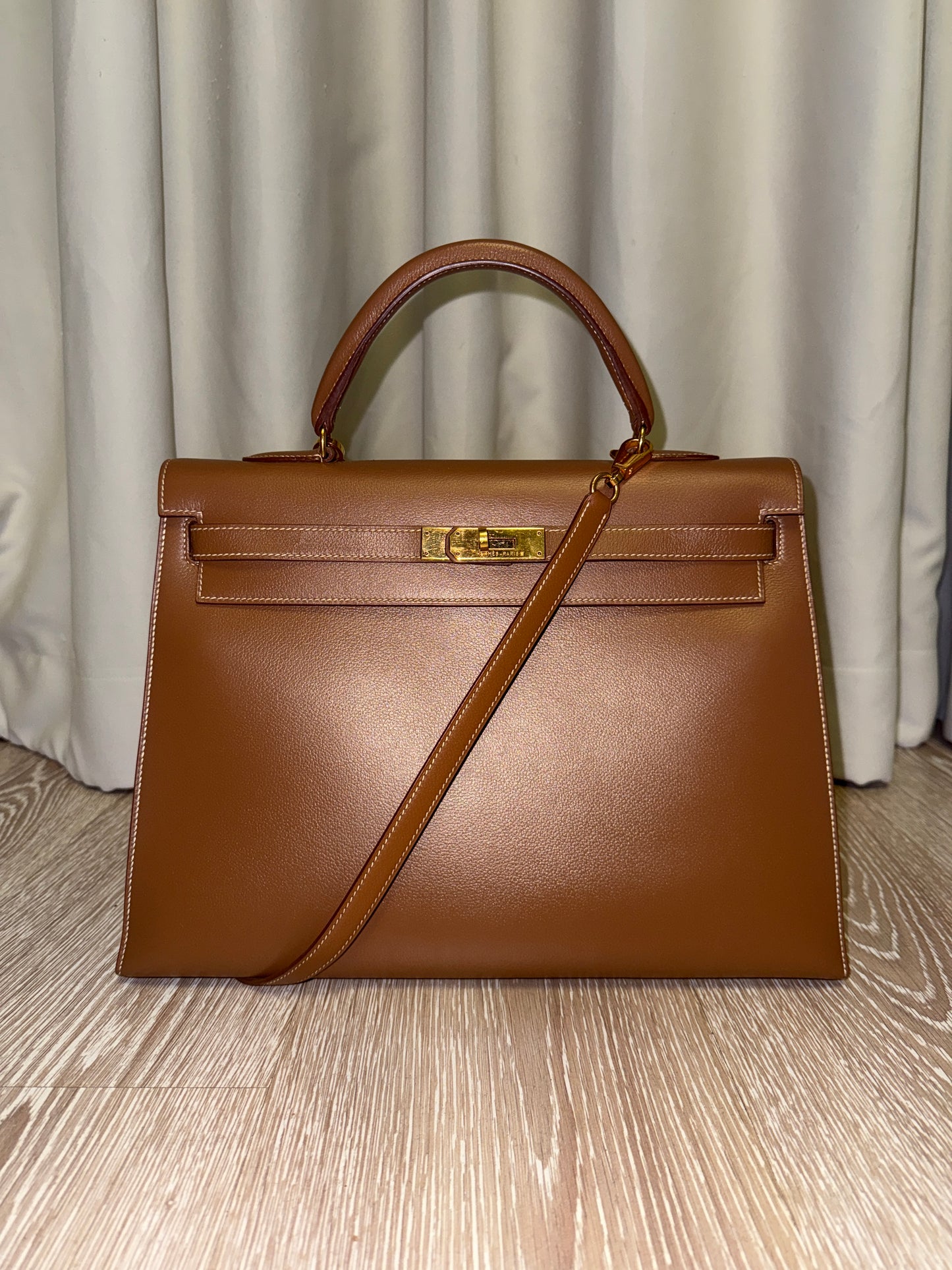 Hermès Kelly 35 Veau Graine Leather with Gold Hardware