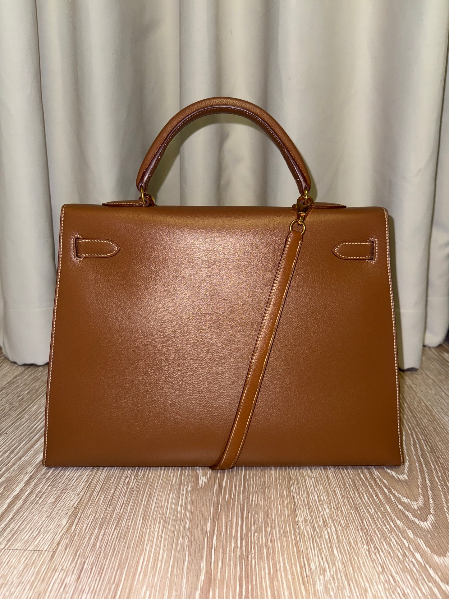 Hermès Kelly 35 Veau Graine Leather with Gold Hardware