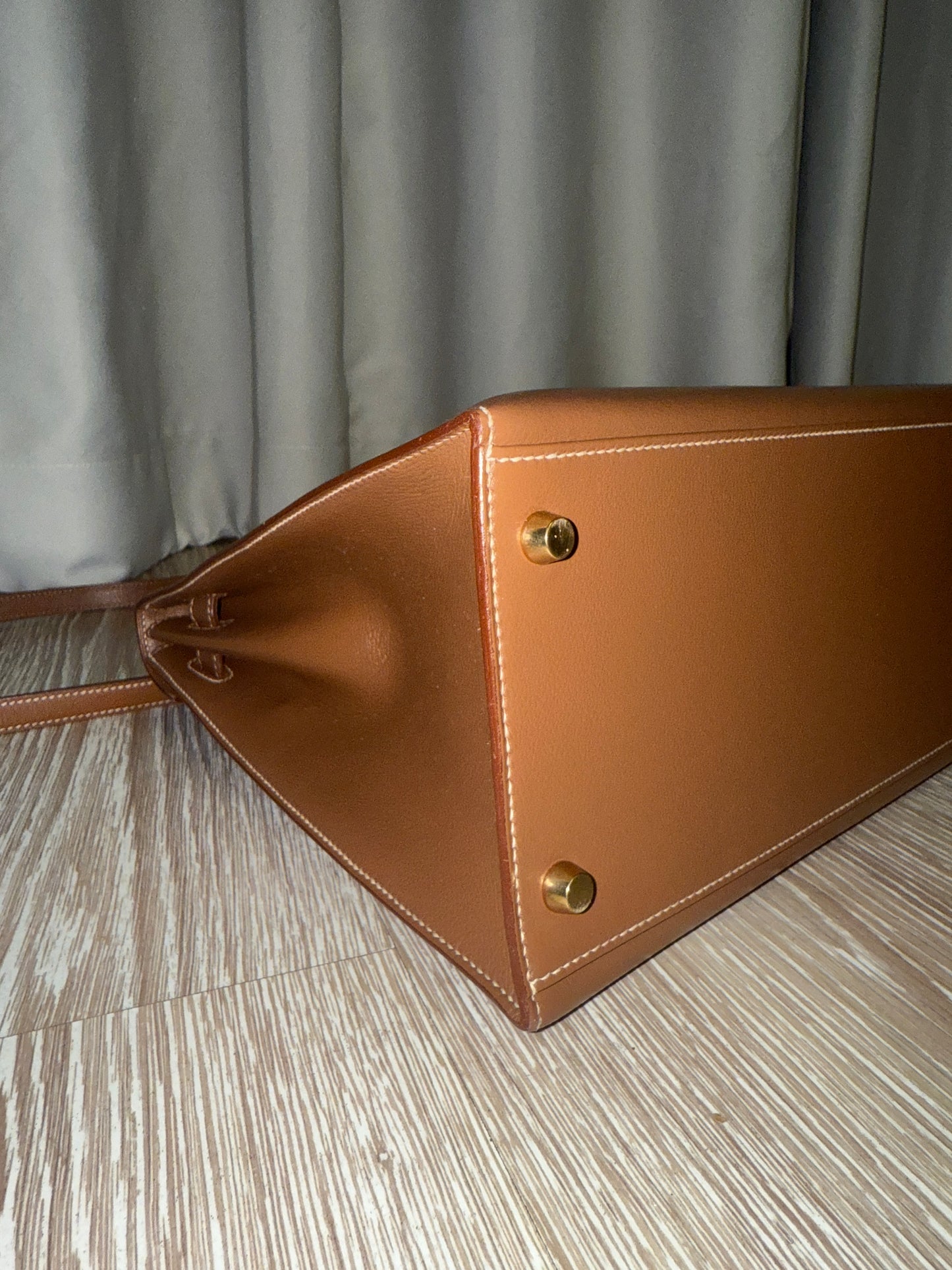 Hermès Kelly 35 Veau Graine Leather with Gold Hardware