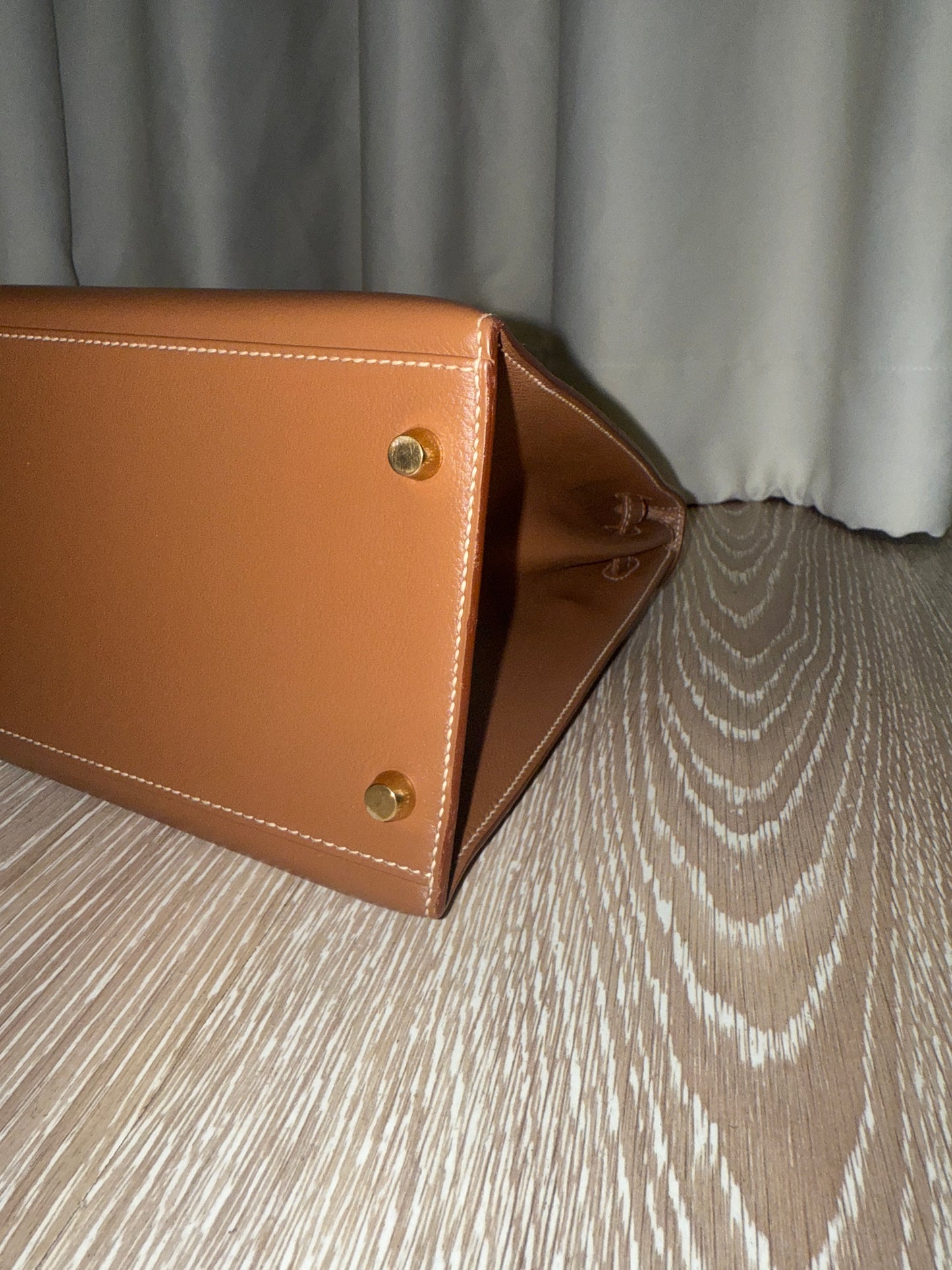 Hermès Kelly 35 Veau Graine Leather with Gold Hardware