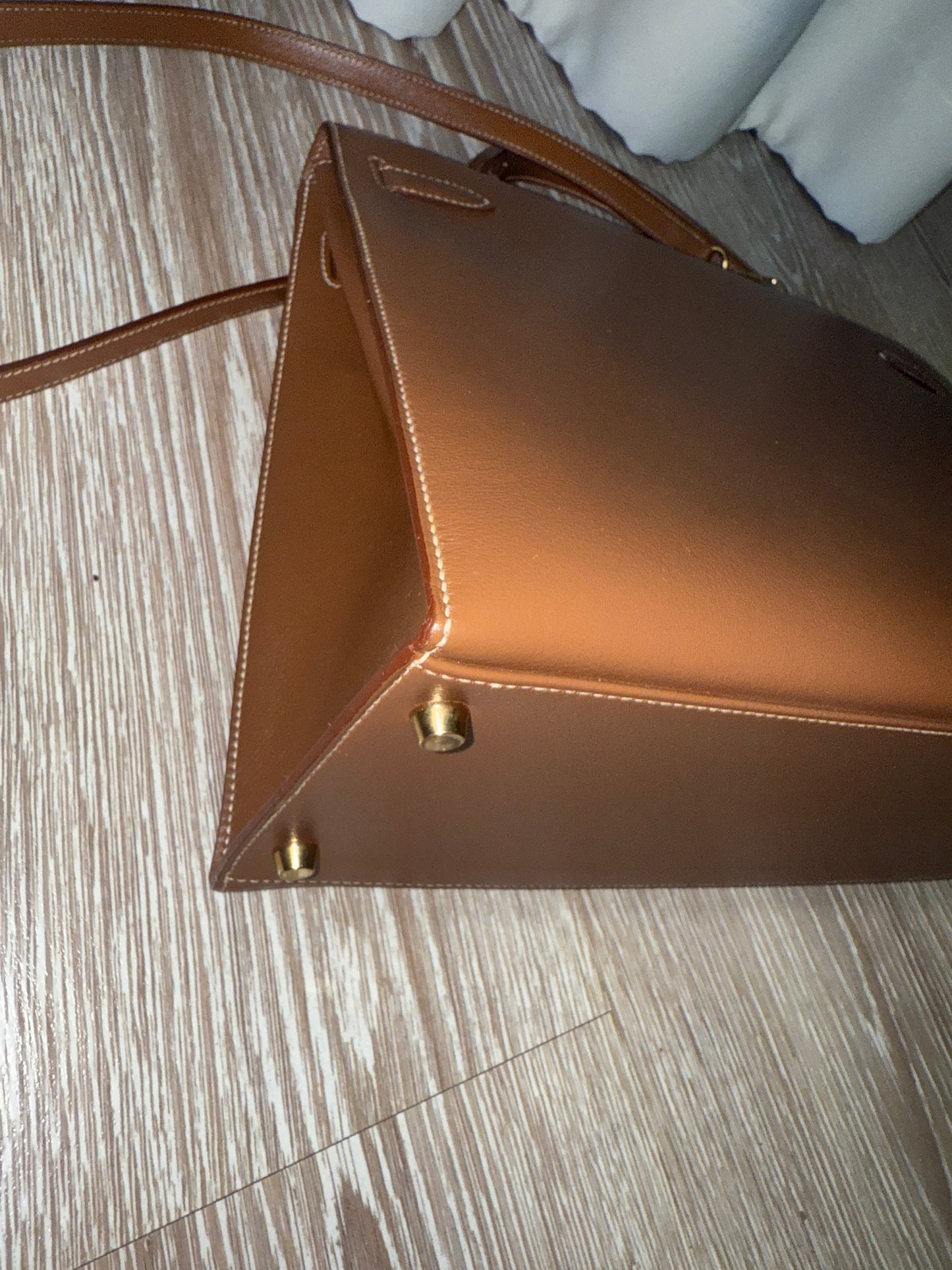 Hermès Kelly 35 Veau Graine Leather with Gold Hardware