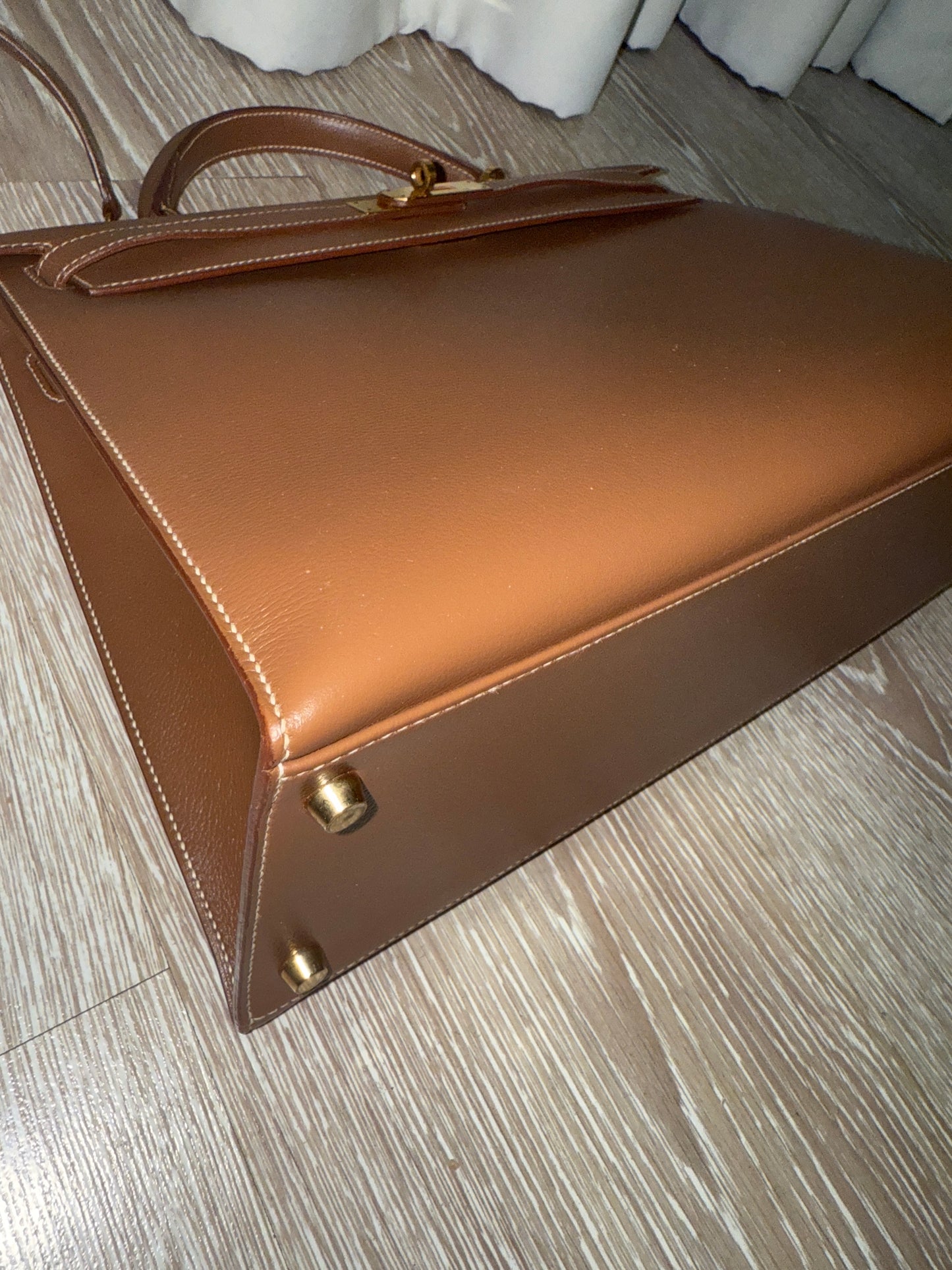 Hermès Kelly 35 Veau Graine Leather with Gold Hardware