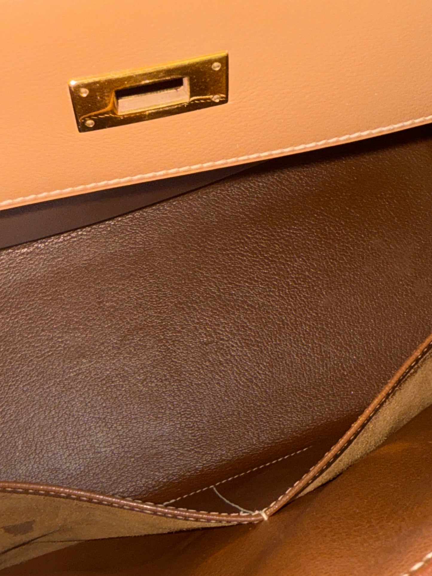 Hermès Kelly 35 Veau Graine Leather with Gold Hardware