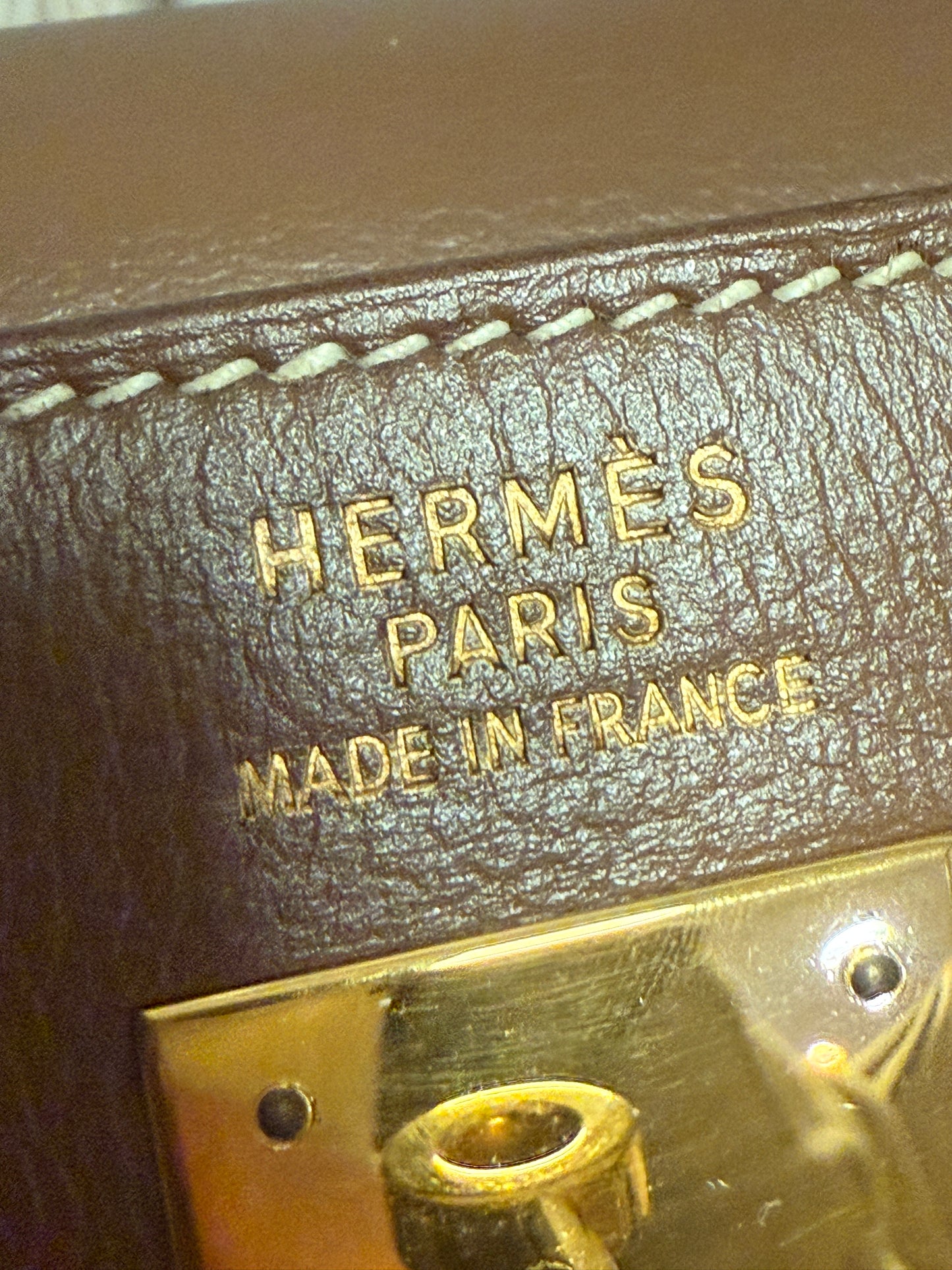 Hermès Kelly 35 Veau Graine Leather with Gold Hardware